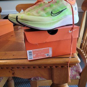 NIB Nike Zoom Fly 3